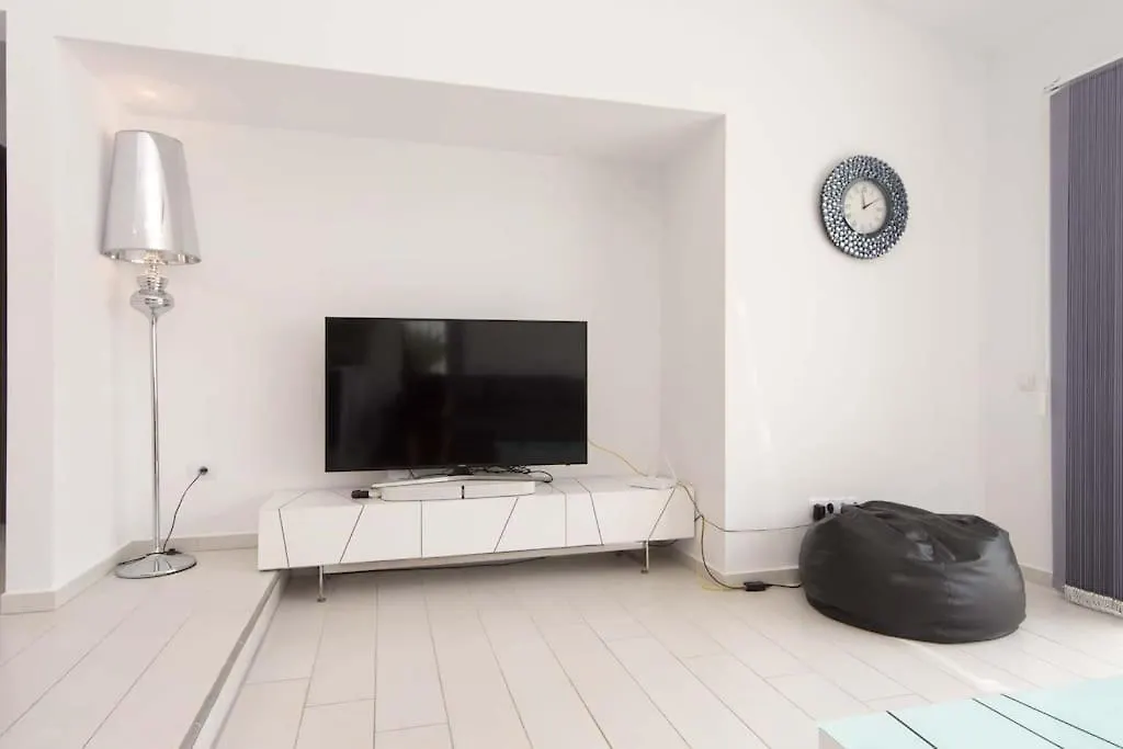 Villa Canaria Modern 3 Bedroom Villa Jaccuzi Playa Feñabe 0*,